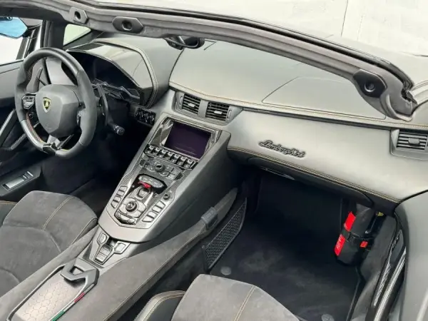 Lamborghini Aventador S 20
