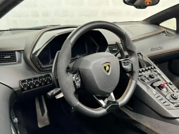 Lamborghini Aventador S 22