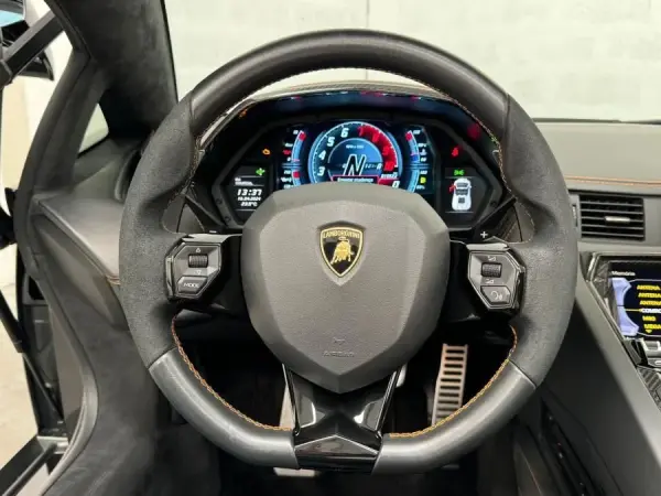 Lamborghini Aventador S 27