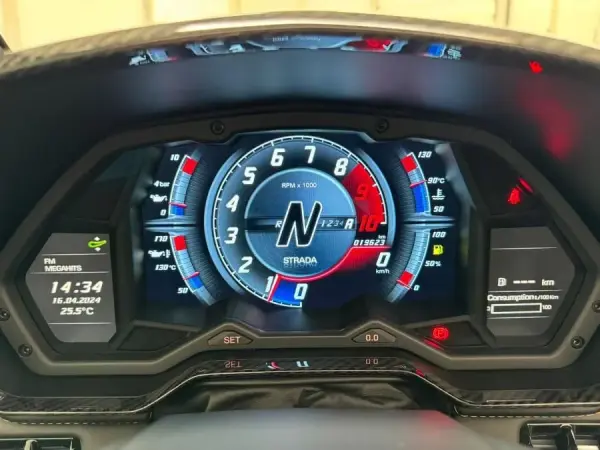 Lamborghini Aventador S 25