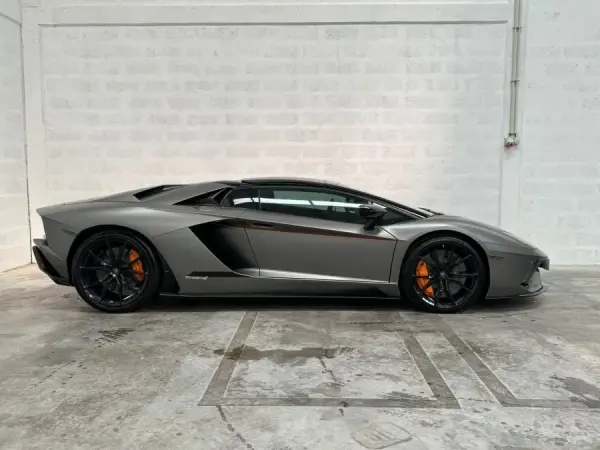 Lamborghini Aventador S 48