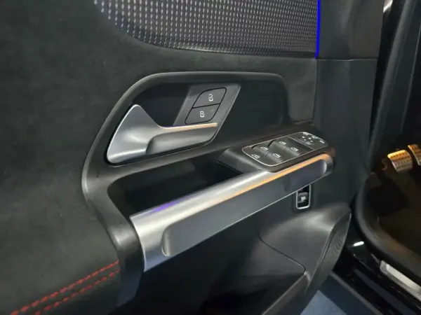 Mercedes-Benz EQB 250 AMG Line 3