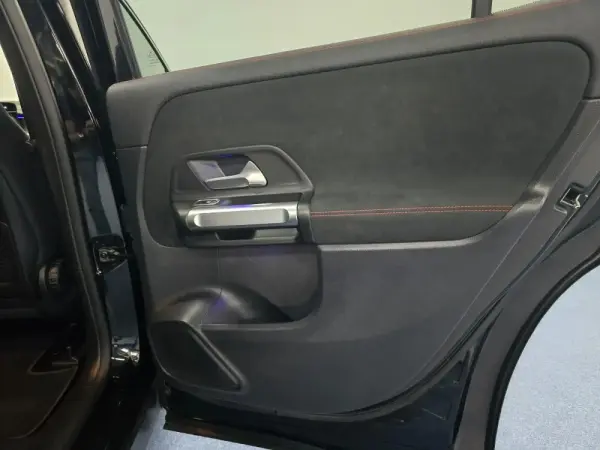 Mercedes-Benz EQB 250 AMG Line 17