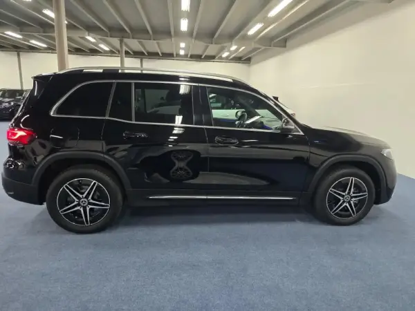 Mercedes-Benz EQB 250 AMG Line 34