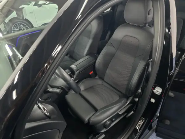 Mercedes-Benz EQB 250 Progressive 14