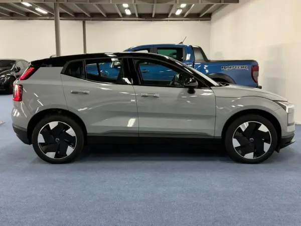 Volvo EX30 Single Motor Extended Range RWD Plus 23