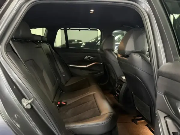 BMW 320 d Pack M Auto 36
