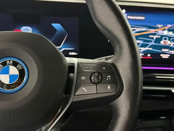 BMW iX1 xDrive30 11