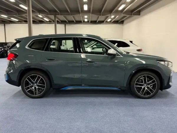 BMW iX1 xDrive30 23