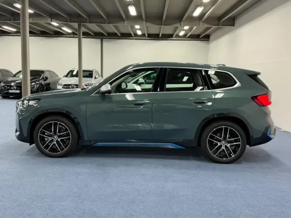 BMW iX1 xDrive30 46