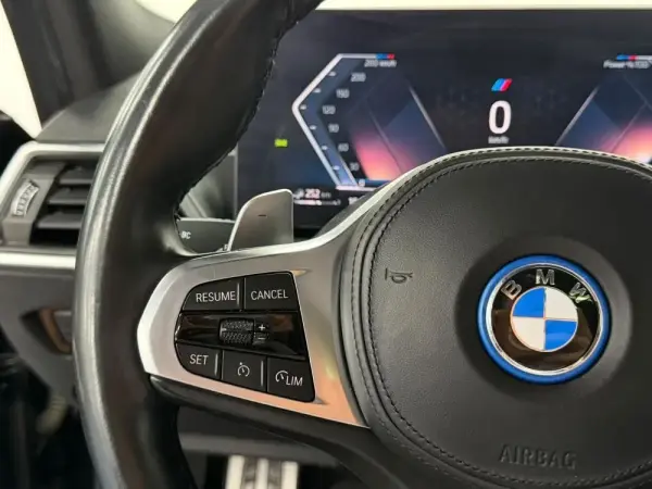 BMW 330 e Aut. M Sport 7