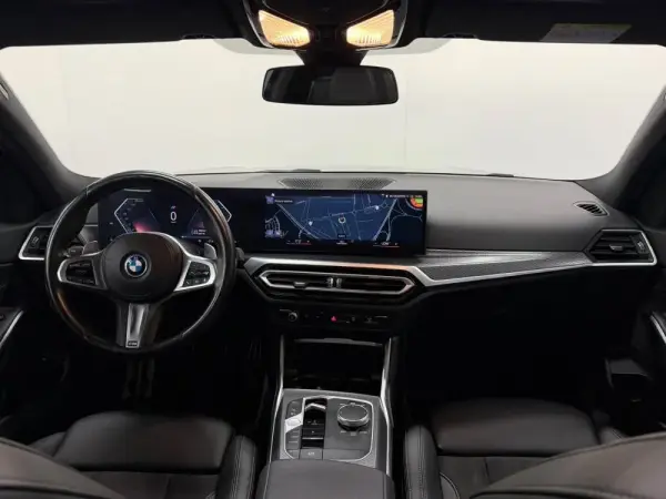 BMW 330 e Aut. M Sport 12