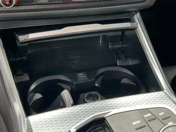 BMW 330 e Aut. M Sport 22