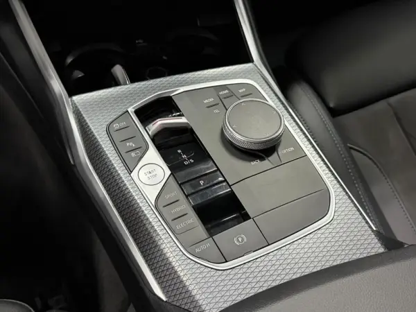 BMW 330 e Aut. M Sport 24