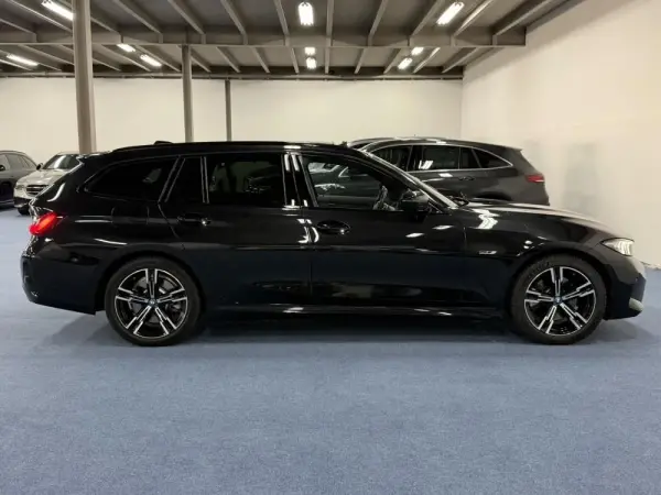 BMW 330 e Aut. M Sport 23