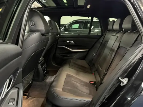 BMW 330 e Aut. M Sport 29