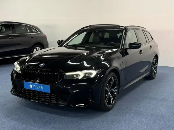 BMW 330 e Aut. M Sport 43