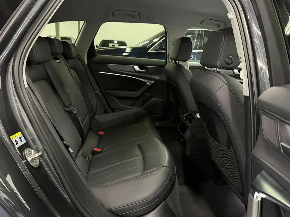 Audi A6 Avant 50 TFSIe quattro S tronic 32