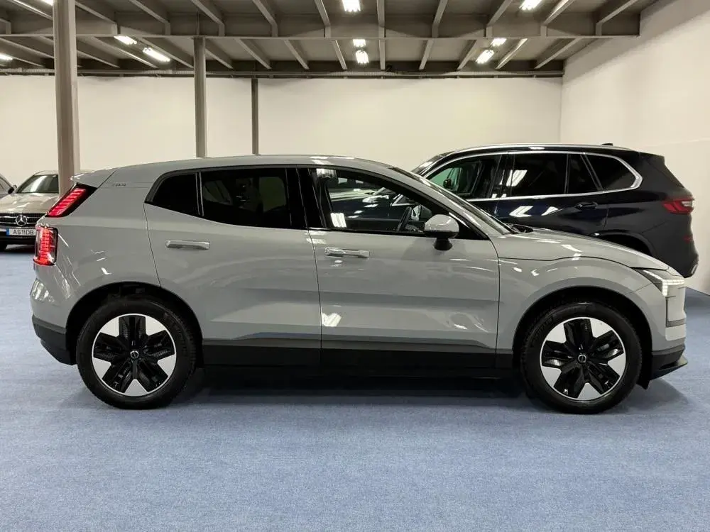 Volvo EX30 69 kWh Single Motor Extended Range Plus 23