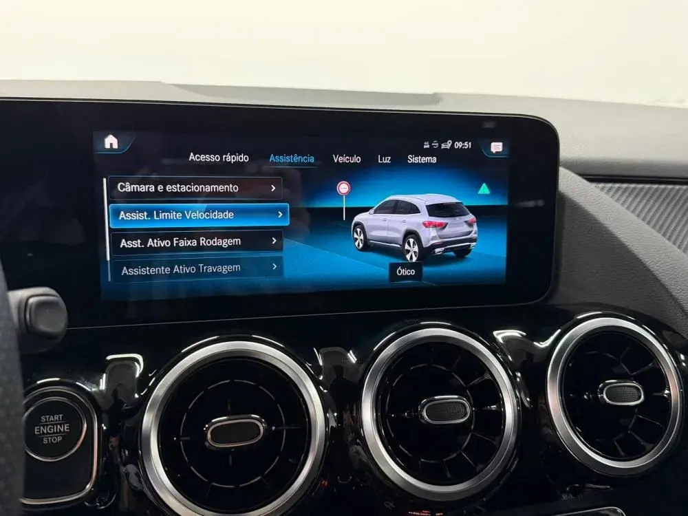 Mercedes-Benz GLA 250 e AMG Line 18