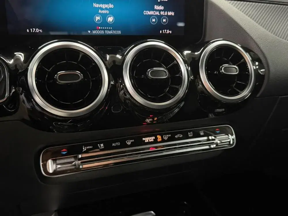 Mercedes-Benz GLA 250 e AMG Line 27