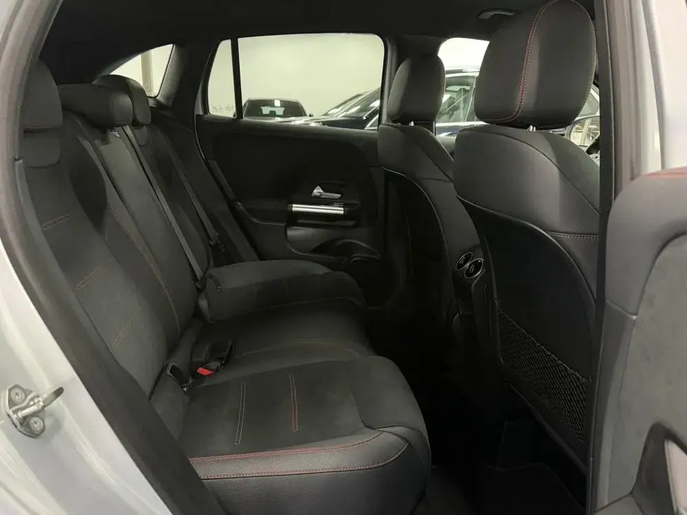 Mercedes-Benz GLA 250 e AMG Line 36