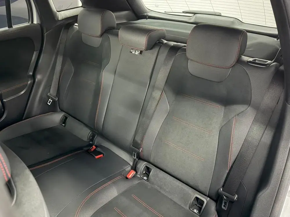 Mercedes-Benz GLA 250 e AMG Line 39