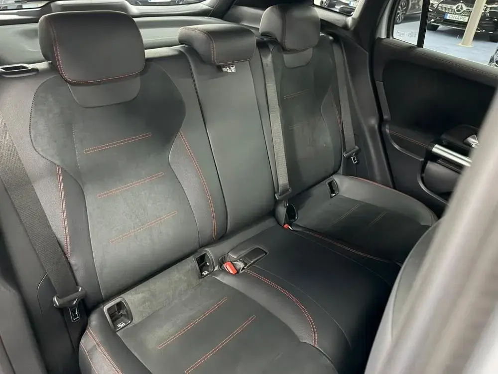 Mercedes-Benz GLA 250 e AMG Line 37