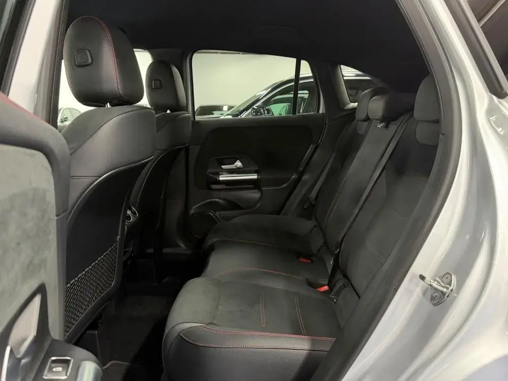 Mercedes-Benz GLA 250 e AMG Line 46