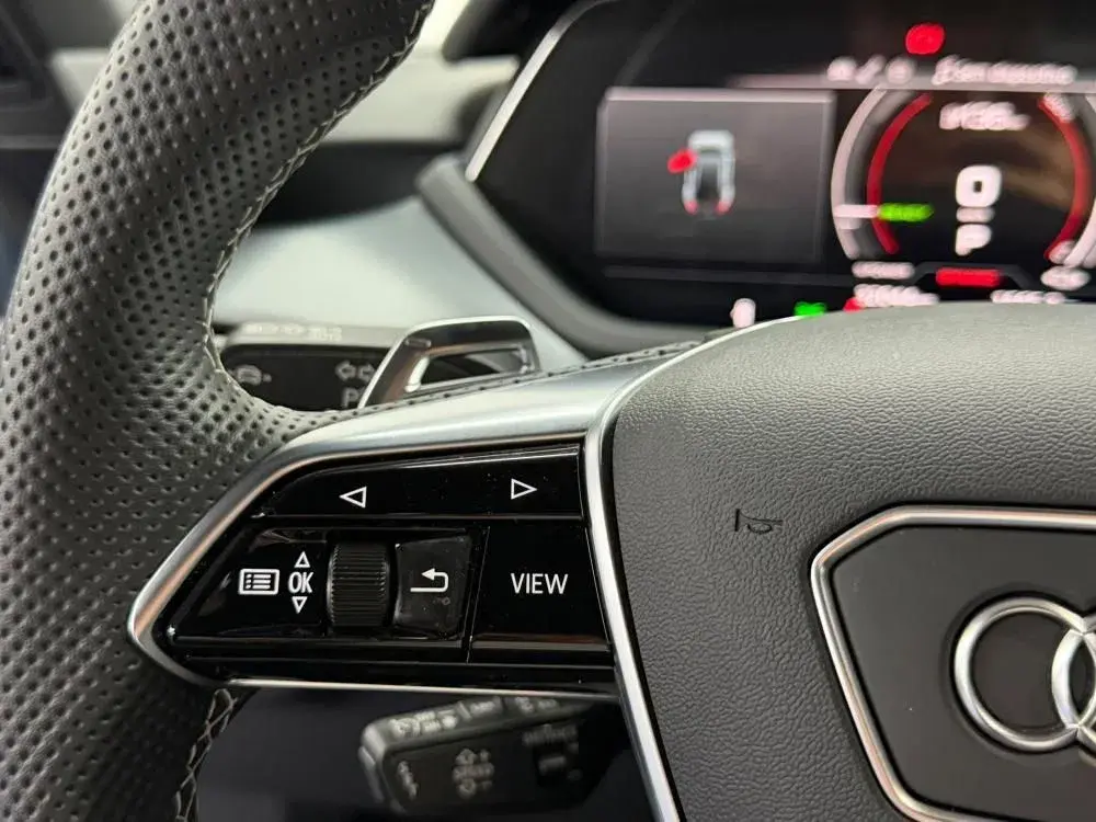 Audi e-tron GT quattro 11