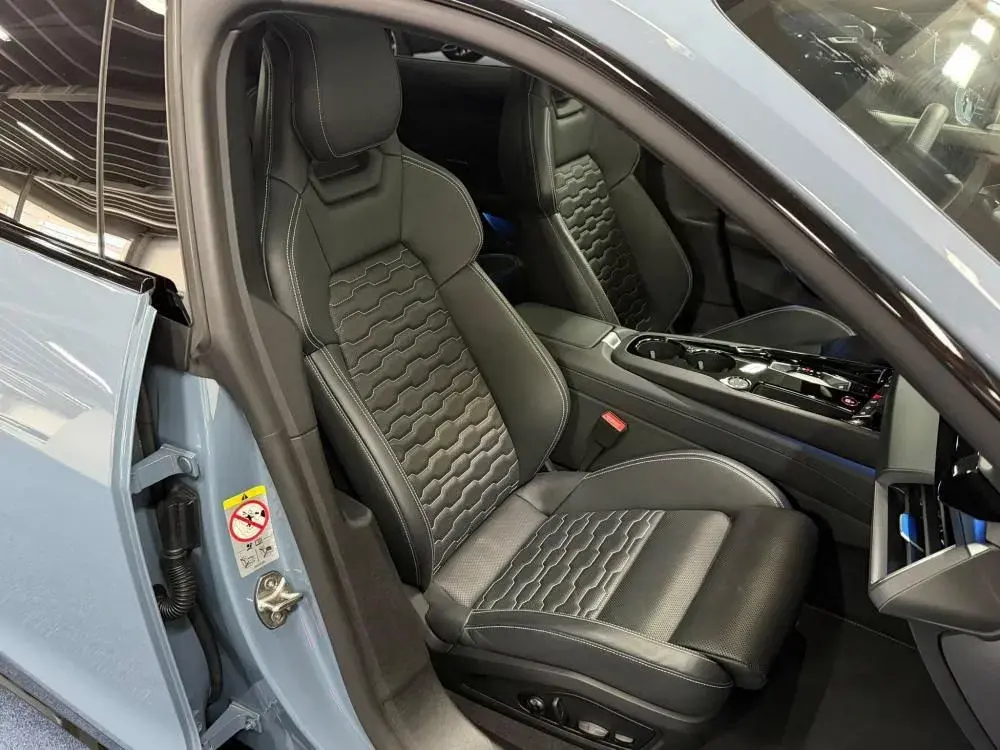Audi e-tron GT quattro 35