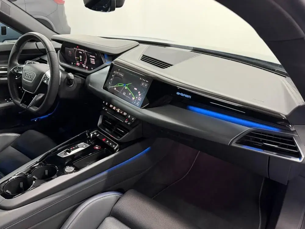 Audi e-tron GT quattro 32