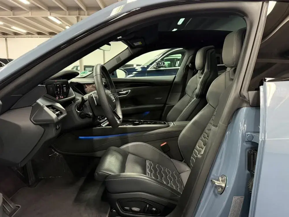 Audi e-tron GT quattro 34