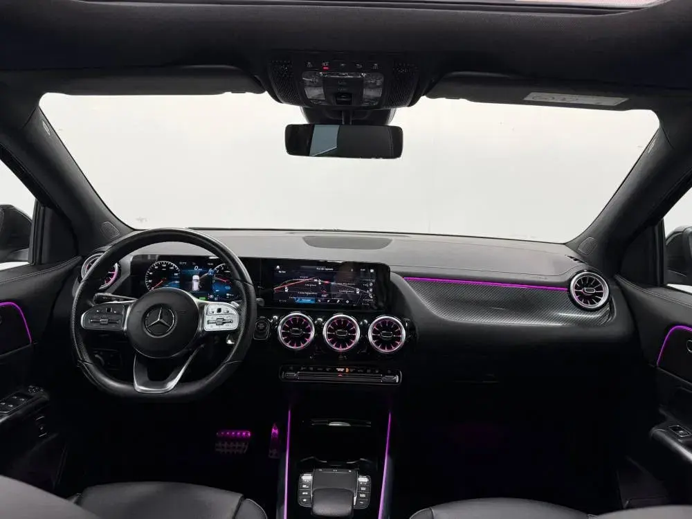 Mercedes-Benz GLA 250 e AMG Line 12