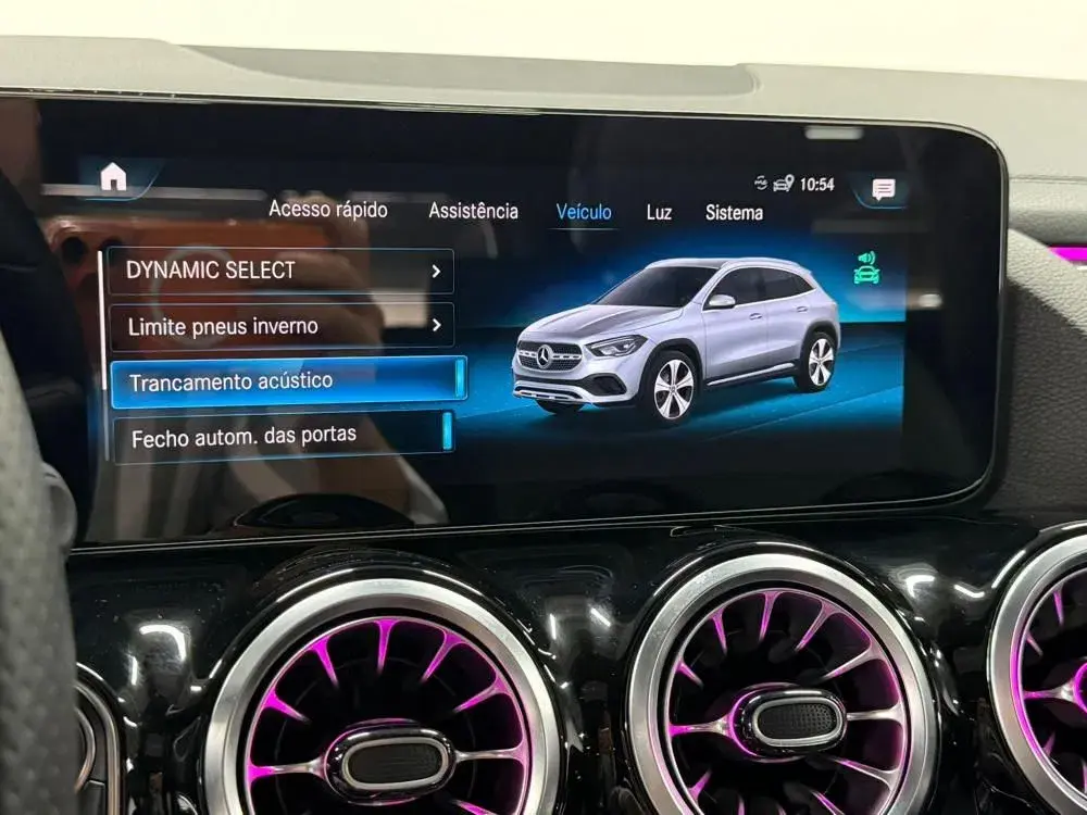 Mercedes-Benz GLA 250 e AMG Line 32