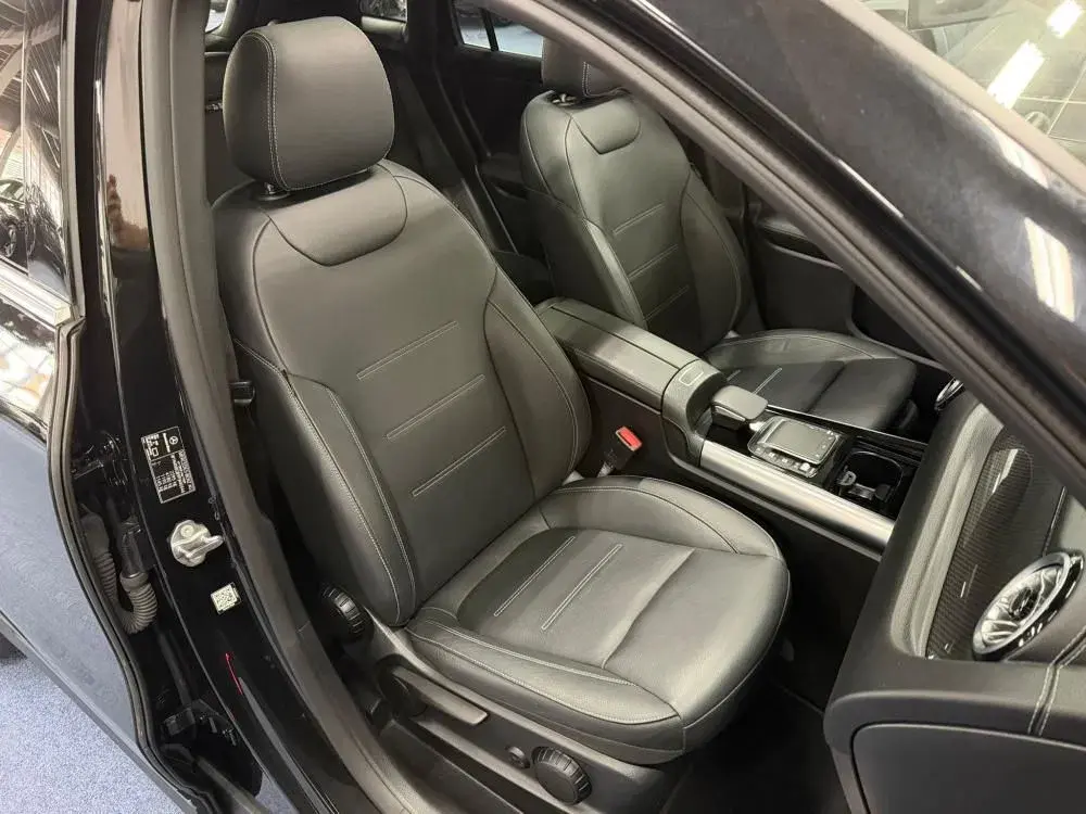 Mercedes-Benz GLA 250 e AMG Line 43