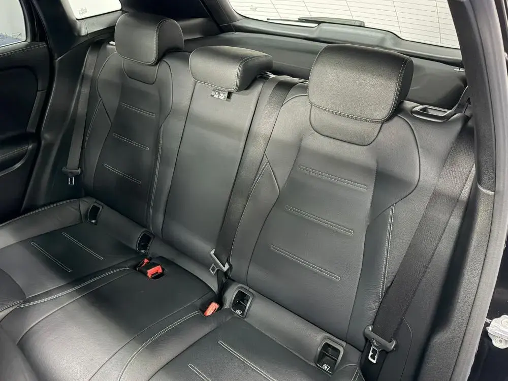 Mercedes-Benz GLA 250 e AMG Line 51