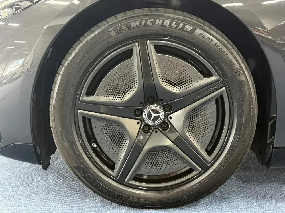Mercedes-Benz EQS 350 7