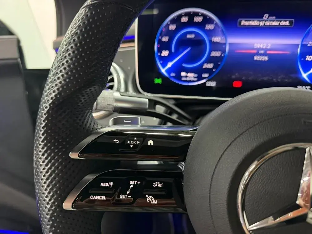 Mercedes-Benz EQS 350 13