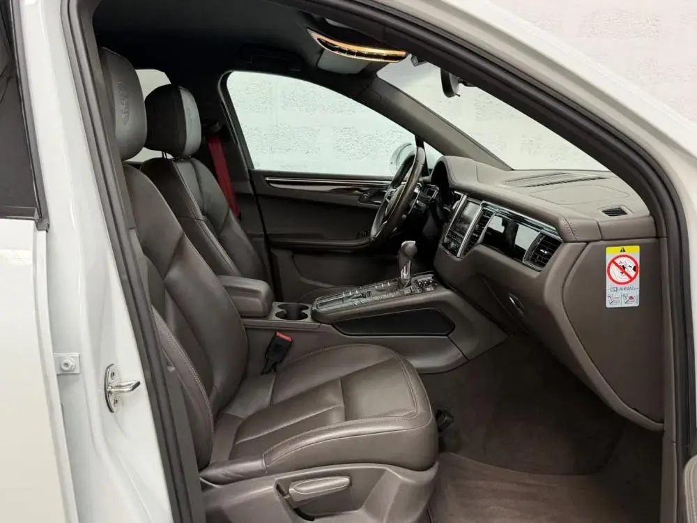 Porsche Macan S 20