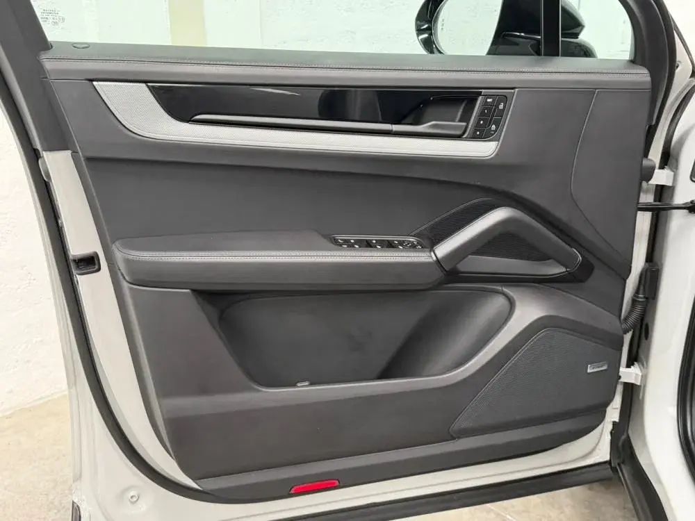 Porsche Cayenne E-Hybrid 28