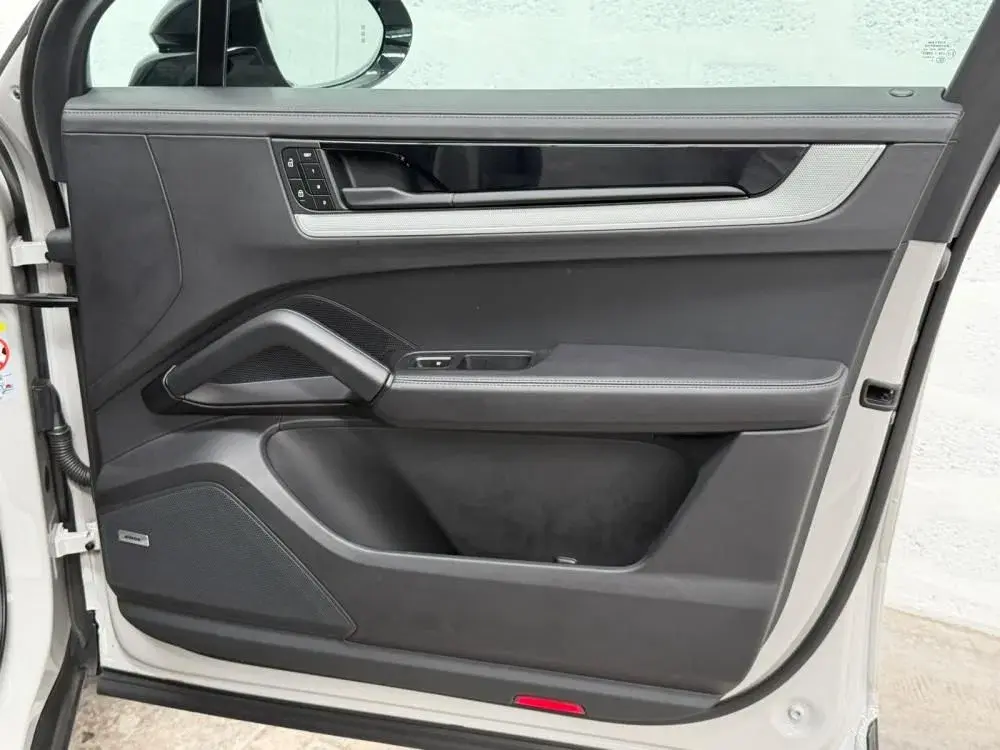 Porsche Cayenne E-Hybrid 33