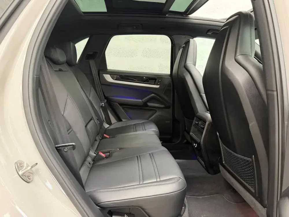 Porsche Cayenne E-Hybrid 36