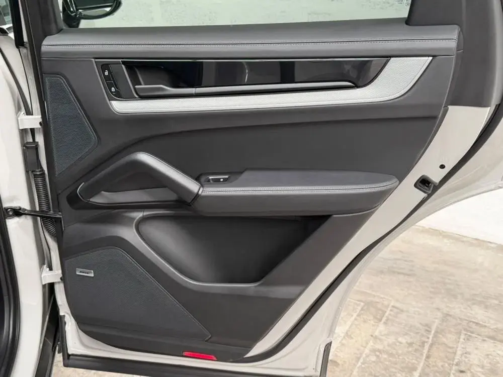 Porsche Cayenne E-Hybrid 38