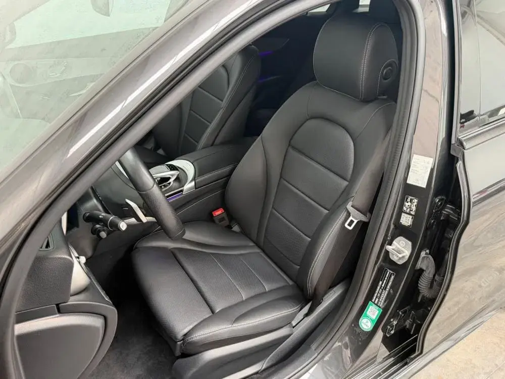 Mercedes-Benz C 300 de AMG Line 11