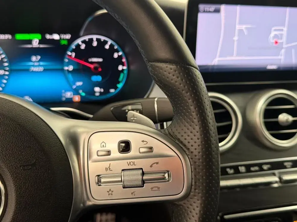 Mercedes-Benz C 300 de AMG Line 16