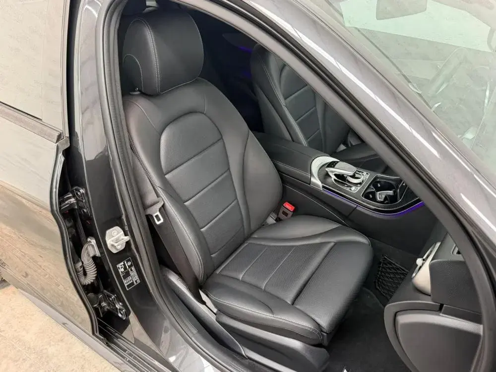 Mercedes-Benz C 300 de AMG Line 46