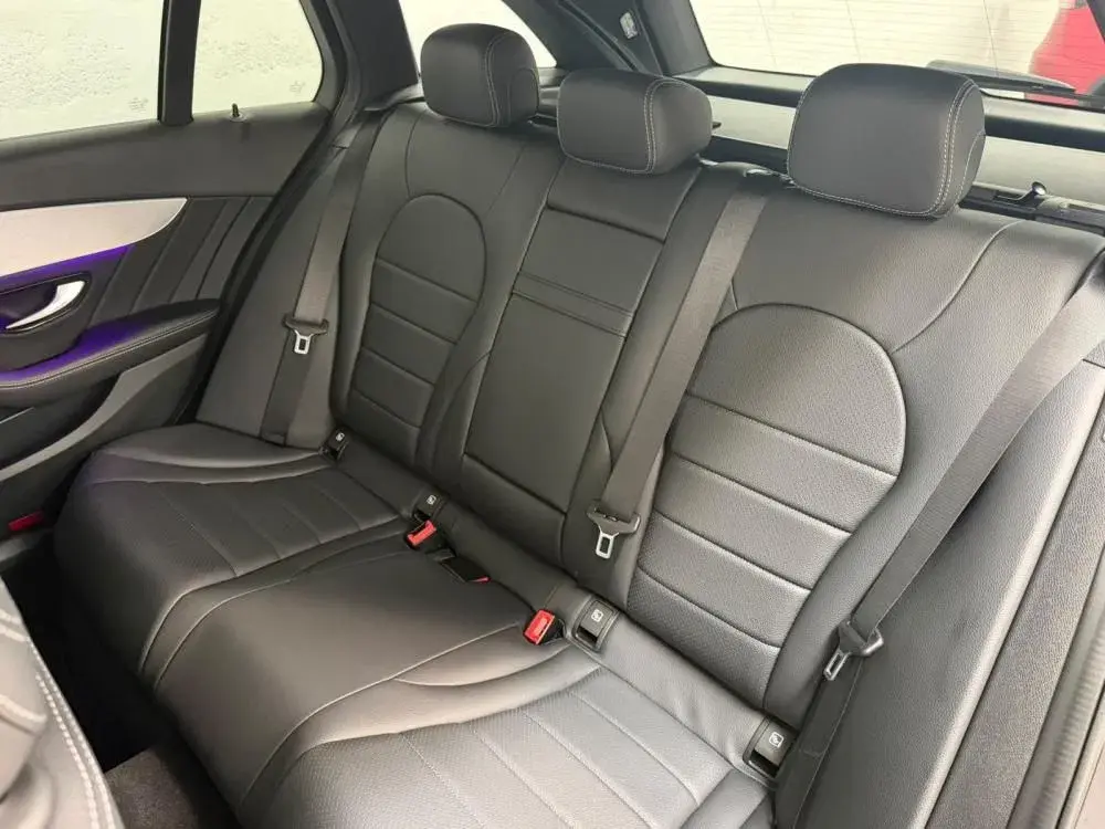 Mercedes-Benz C 300 de AMG Line 52