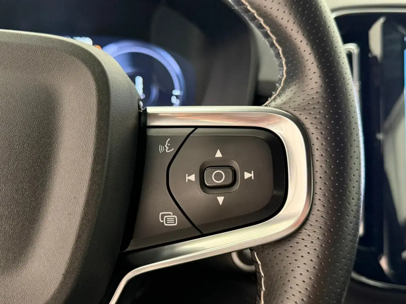 Volvo XC 40 1.5 T4 PHEV R-Design 10