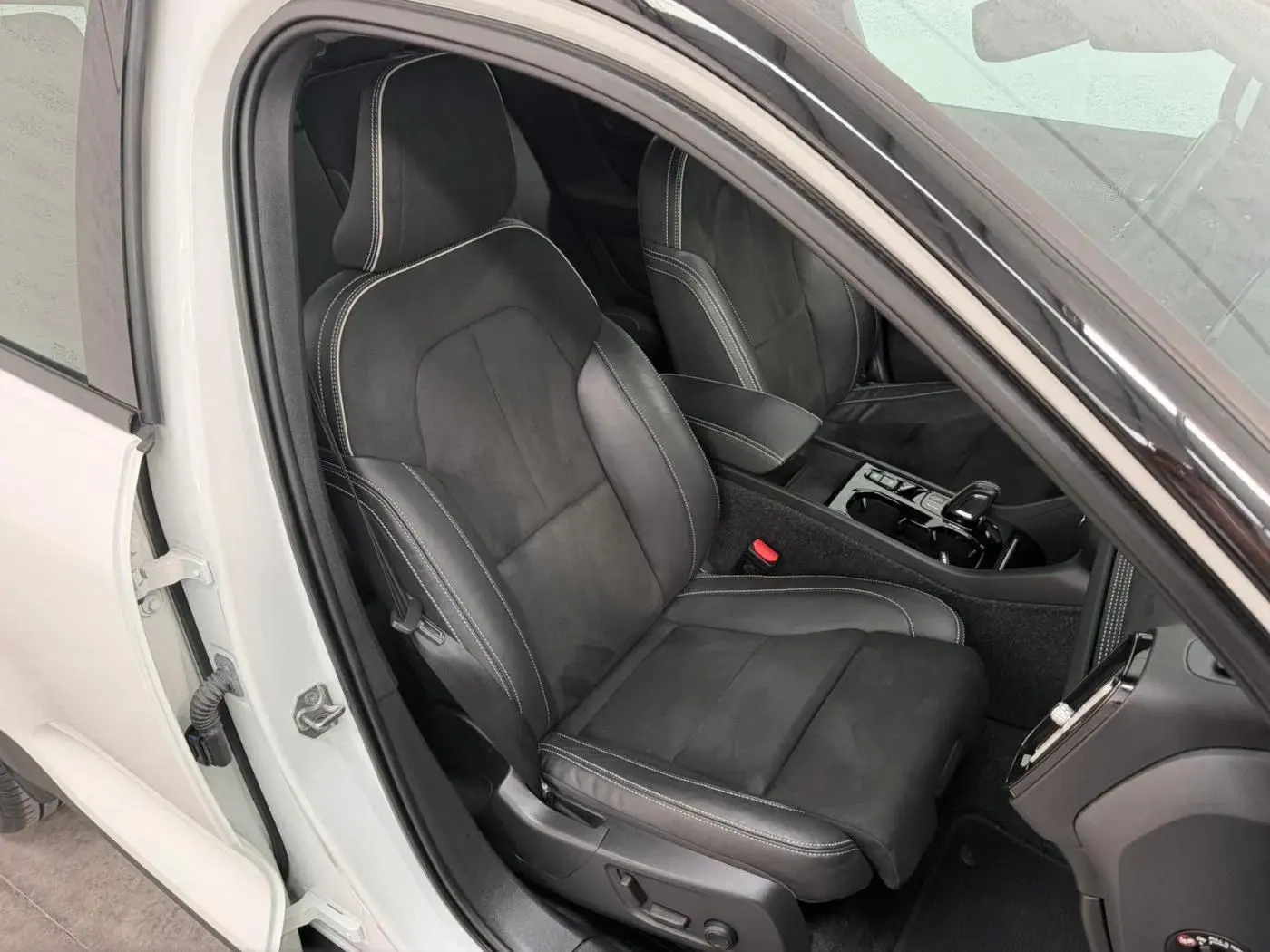 Volvo XC 40 1.5 T4 PHEV R-Design 27